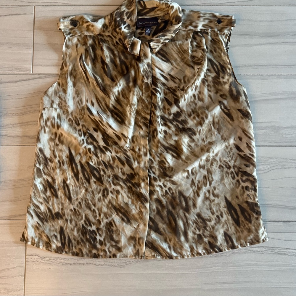 Dana Buchman Brown and Cream Patterned Shirt